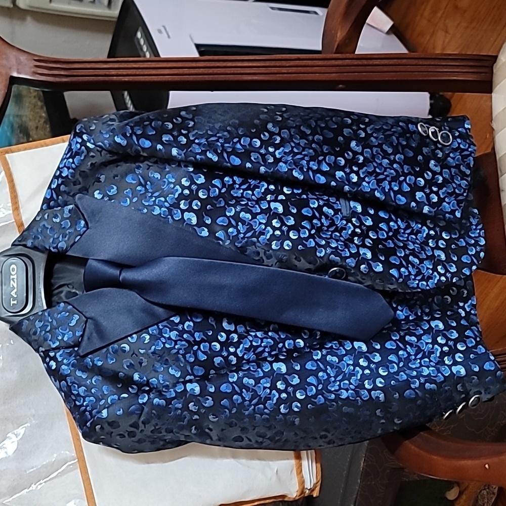 Tazio boys 3 piece suit size 5